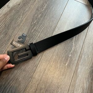 Guess belt with logo G